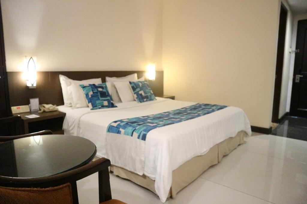 Kedaton Hotel Bandung Buitenkant foto