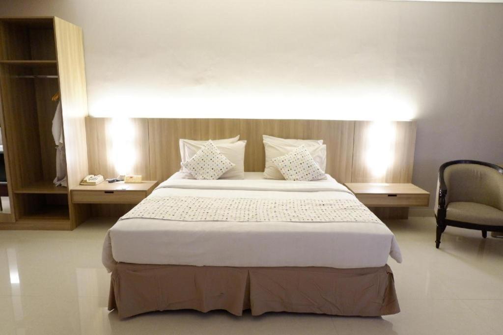 Kedaton Hotel Bandung Buitenkant foto