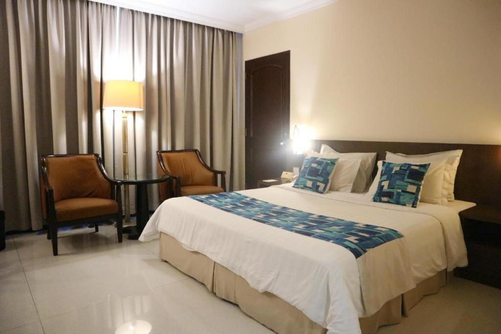 Kedaton Hotel Bandung Buitenkant foto
