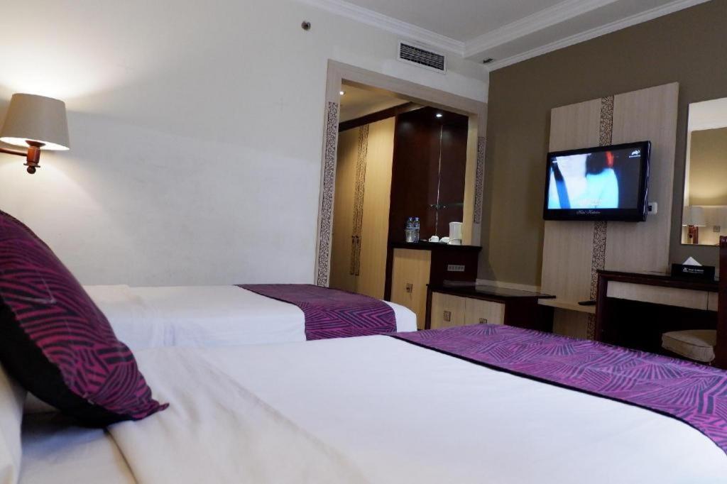 Kedaton Hotel Bandung Buitenkant foto