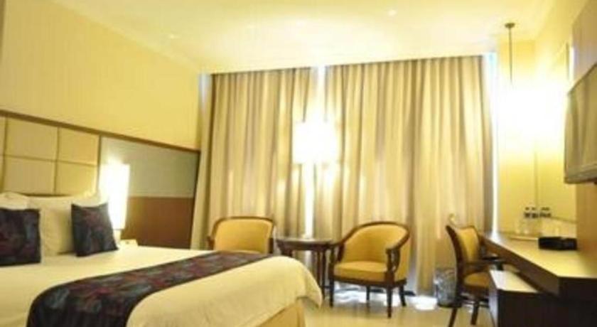 Kedaton Hotel Bandung Buitenkant foto