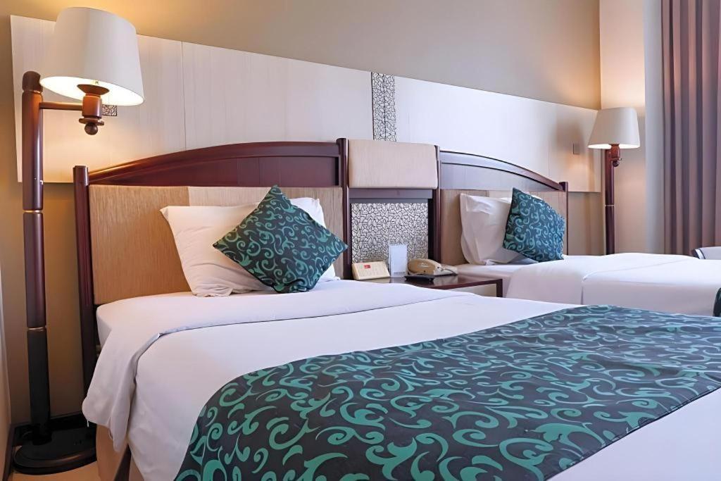 Kedaton Hotel Bandung Buitenkant foto