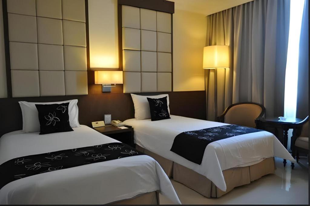 Kedaton Hotel Bandung Buitenkant foto