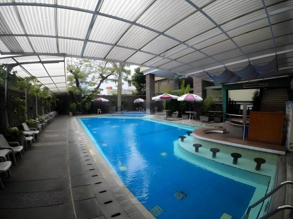 Kedaton Hotel Bandung Buitenkant foto