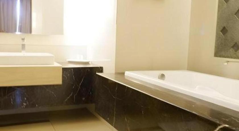 Kedaton Hotel Bandung Buitenkant foto